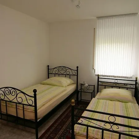 בית נופש Am Turm Modern Retreat *