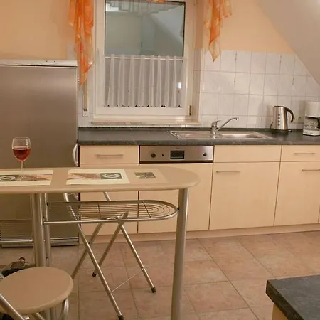 בית נופש Am Turm Modern Retreat